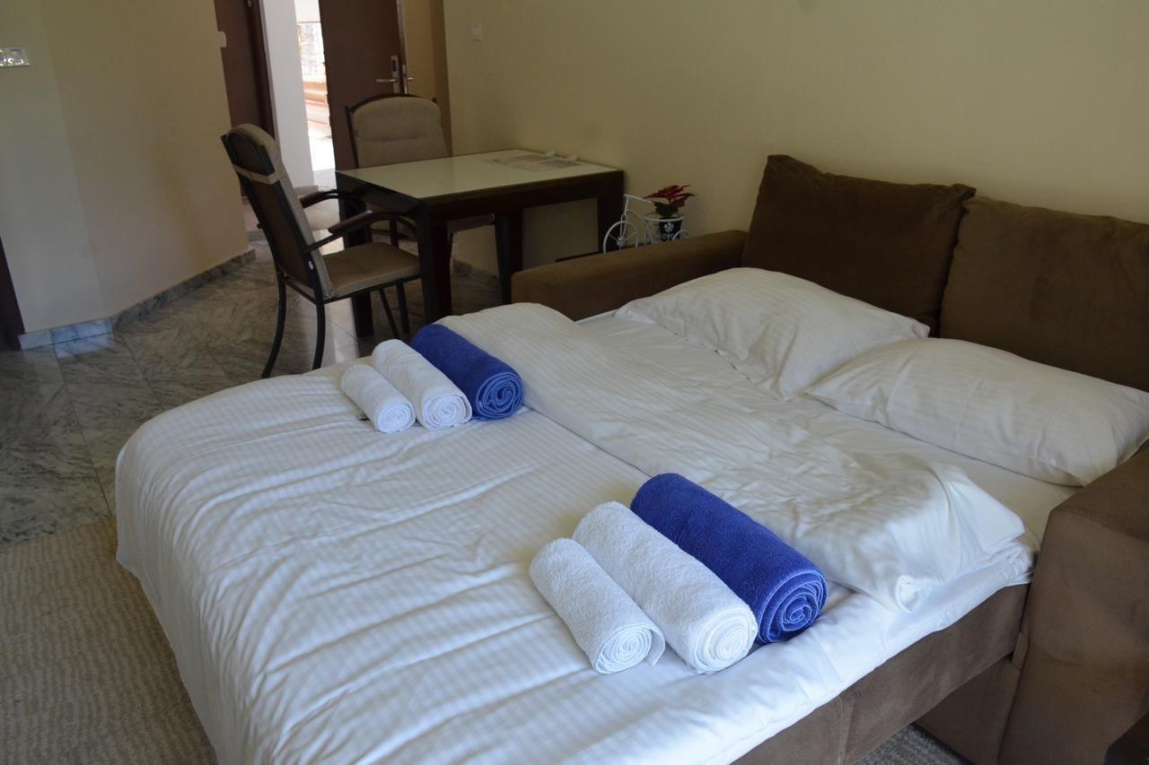 Latchi Escape Hotel And Suites Polis Dış mekan fotoğraf