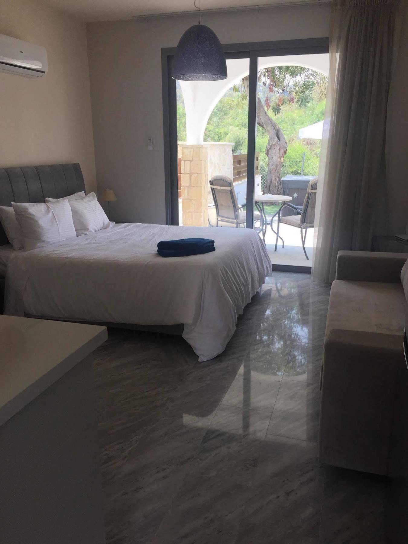 Latchi Escape Hotel And Suites Polis Dış mekan fotoğraf