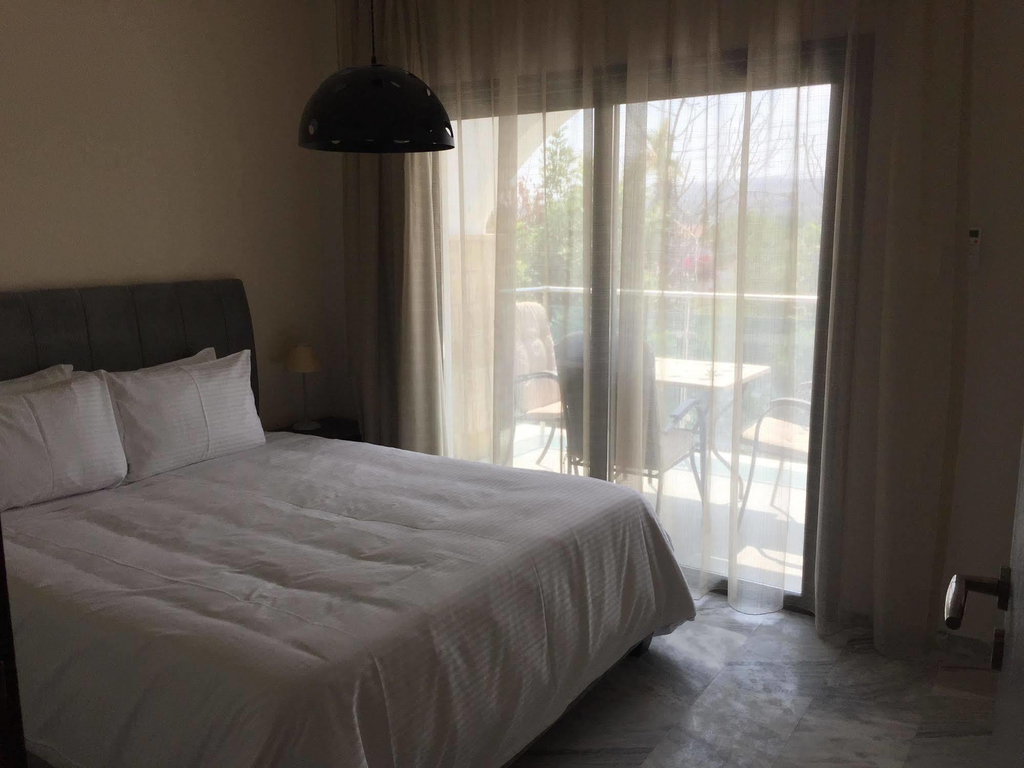 Latchi Escape Hotel And Suites Polis Dış mekan fotoğraf