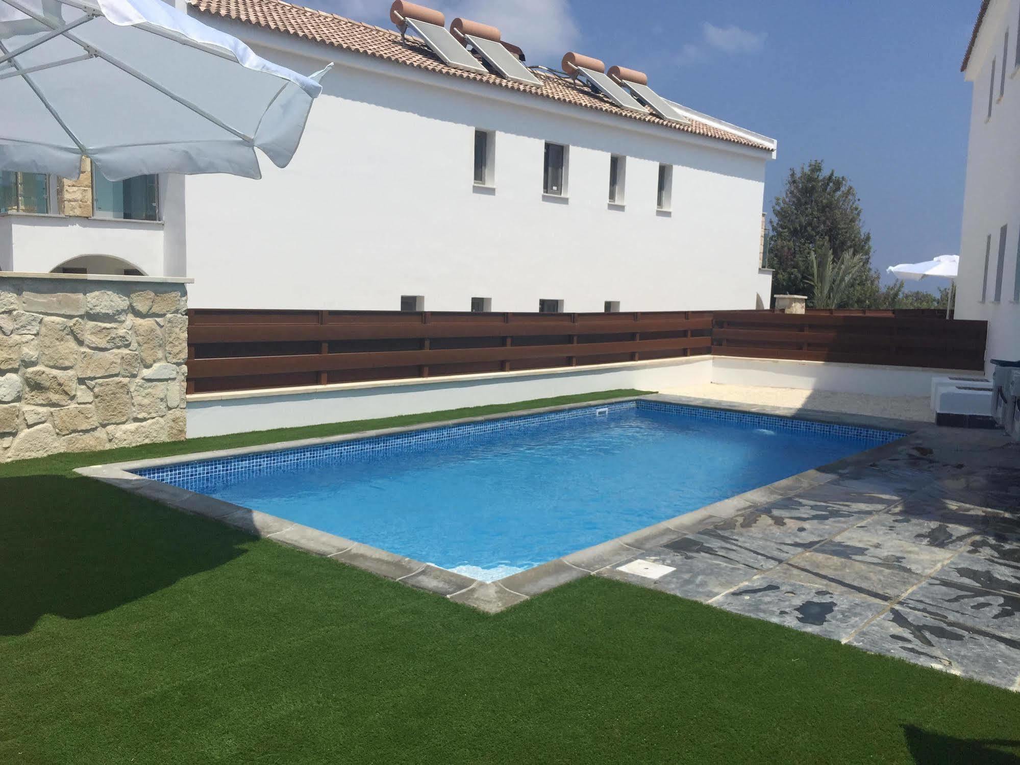 Latchi Escape Hotel And Suites Polis Dış mekan fotoğraf