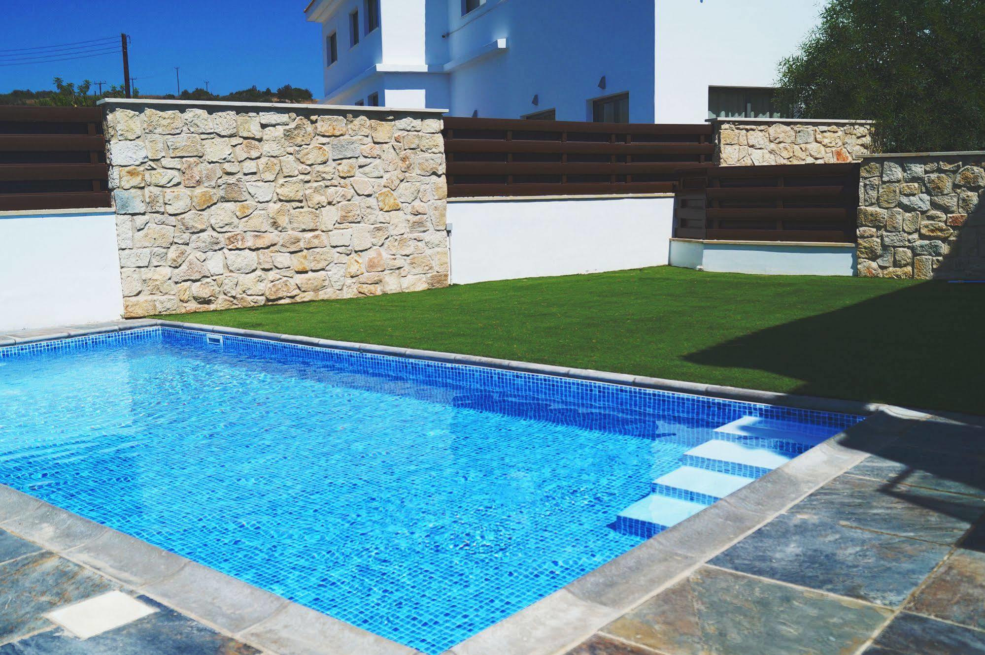 Latchi Escape Hotel And Suites Polis Dış mekan fotoğraf